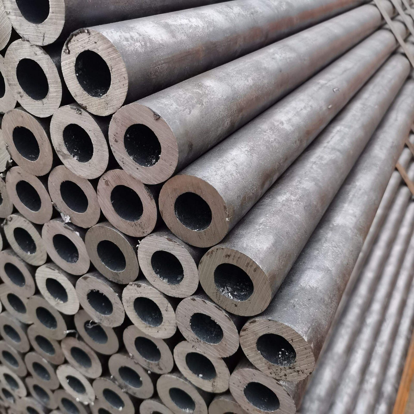 Black Carbon Erw Round Seamless Steel Pipe For Line Pipe